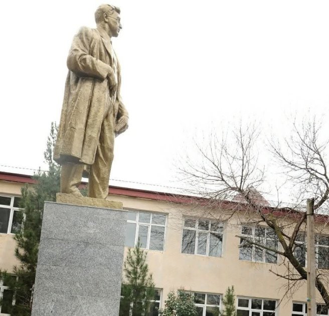 Cabbarlı heykəlinin yeri dəyişdiriləcək