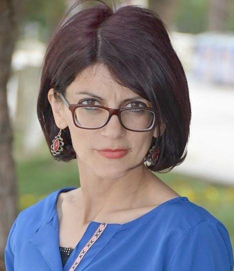 “...Mən, içindəki qızcığazdan qurtulmağa çalışan bir qadınam indi…”